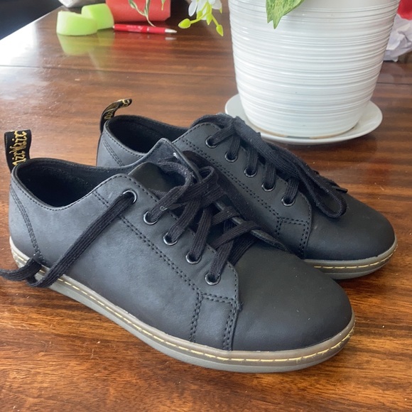 Dr. Martens 5 Eye black shoes unisex. - Picture 10 of 12